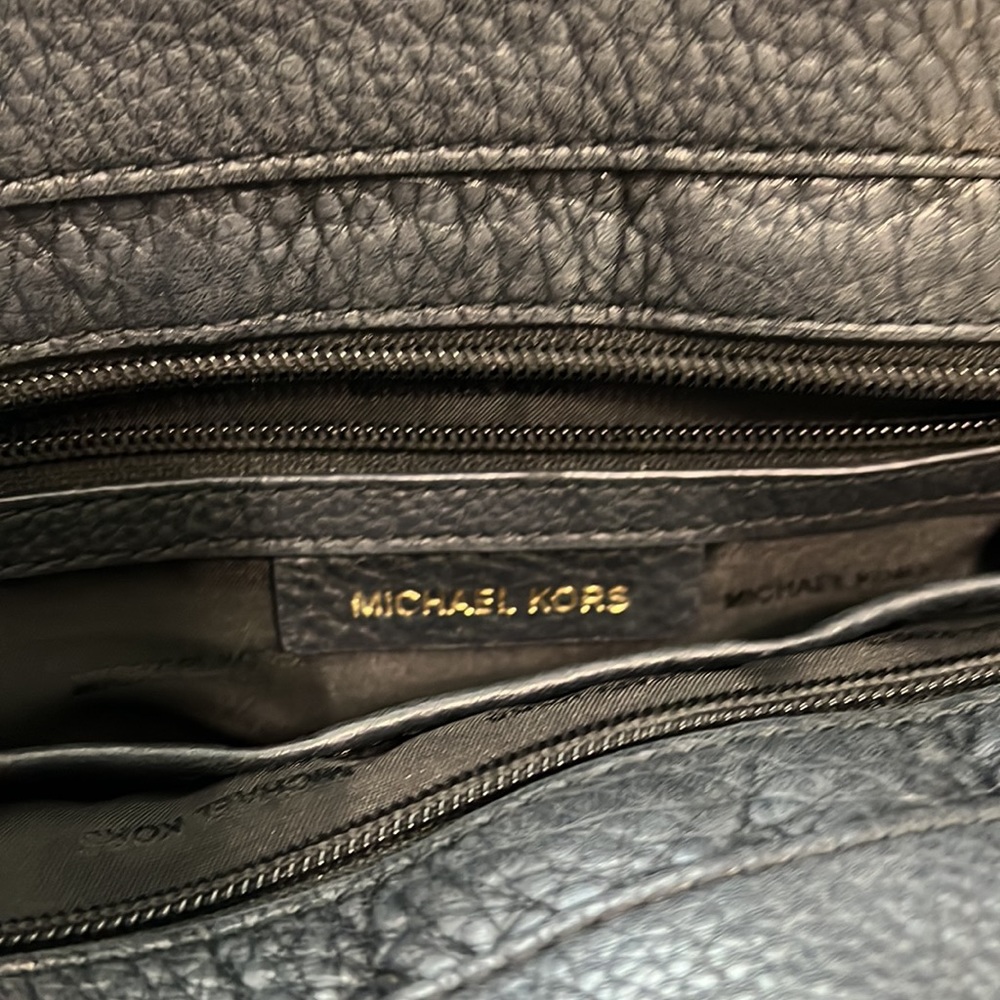 Michael Kors Shoulder Bag - Picture 4 of 12